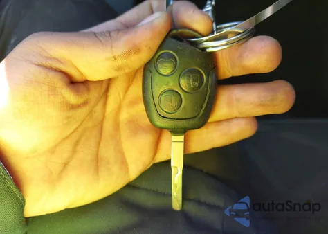 2013 Ford Fiesta Se z USA, uszkodzony, nr VIN 3FADP4BJ1DM191379